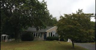 23 Plaskon Dr, Huntington, CT 06484-4325