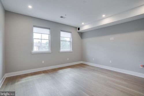 517 Mckean St, Philadelphia PA  19148-2530 exterior
