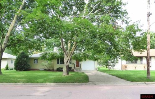 202 Plainview Ave, Mankato, MN 56001-5549