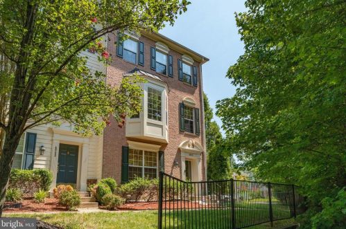 4955 Chaste Tree Pl, Woodbridge, VA 22192-5441