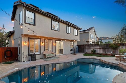 8721 Heatherwood Rd, Anaheim CA  92808-1690 exterior