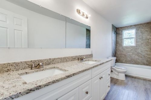 6025 Tallie Rd, Fort Worth TX  76112-7933 exterior