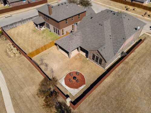 10061 Red Blf Ln, Fort Worth TX  76177-7353 exterior