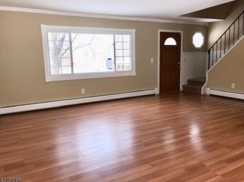 5 Beaver Brook Dr, Wantage, NJ 07461-4435
