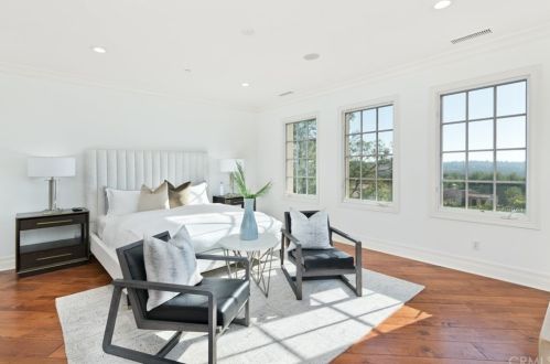 25 Blue Smt, Irvine CA  92603-0168 exterior