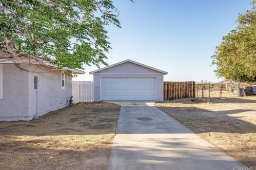 16607 Mossdale Ave, Lancaster CA  93535-7137 exterior