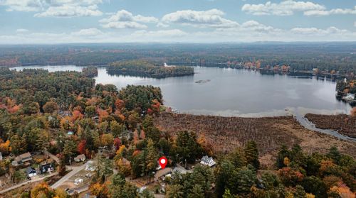 10 9th St, Kingston, NH 03848-3716