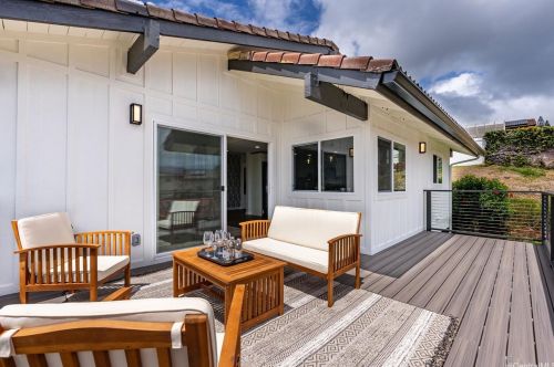 1051 Kaluanui Rd, Honolulu HI  96825-1321 exterior