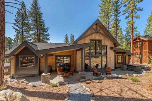 11490 Bottcher Loop, Truckee, CA 96161-2784