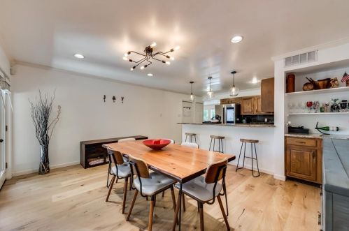 10914 Giddings Cir, Dallas TX  75238-2950 exterior