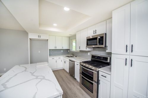 1324 Sandra Ct, Upland, CA 91786-2508