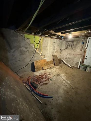 129 63rd St, Philadelphia PA 19142-2303 exterior