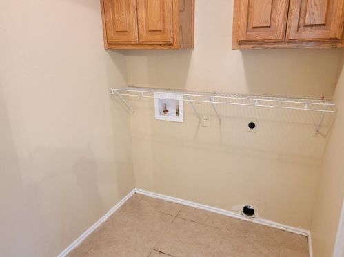 717 Lemons St, Cedar Hill TX 75104-7933 exterior