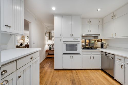 445 Highbrook Dr, Atlanta GA  30342-2316 exterior