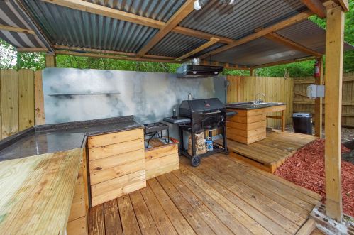 1109 Maryland Dr, Ladson, SC 29456-4883