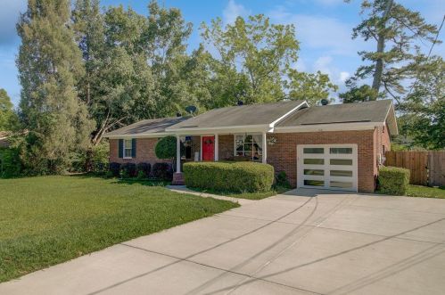 106 Washington Dr, Ladson, SC 29456-5407