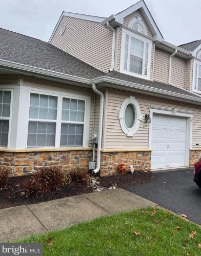87 Kingston Blvd, Trenton, NJ 08690-3205