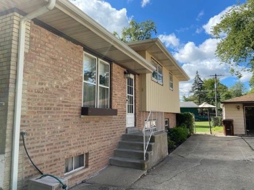 16384 Terry Ln, Oak Forest, IL 60452-4216