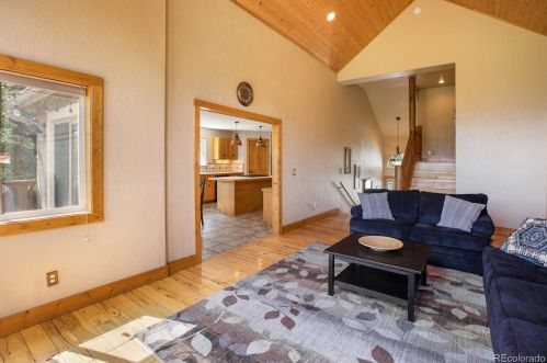 591 Majestic Pkwy, Woodland Park CO  80863-7736 exterior