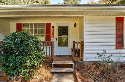 365 Tussahaw Point Dr, Jackson, GA 30233-3748