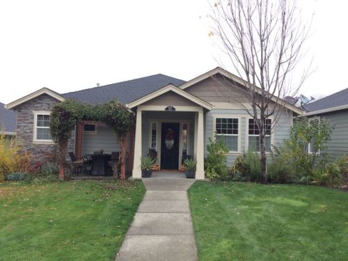 4675 Hathaway Dr, Medford, OR 97504-9680