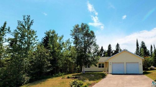 215 6th Ave, Lutsen, MN 55604-2202