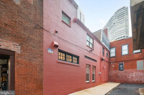 2022 Chancellor St, Philadelphia PA 19103-5605 exterior