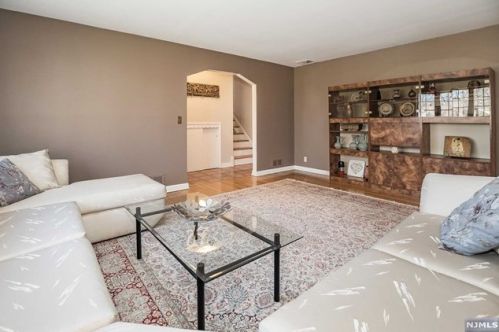 68 Gaynor Pl, Ridgewood, NJ 07452-3505