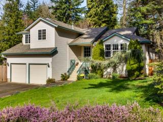 6011 Haines St, Portland, OR 97219-7045