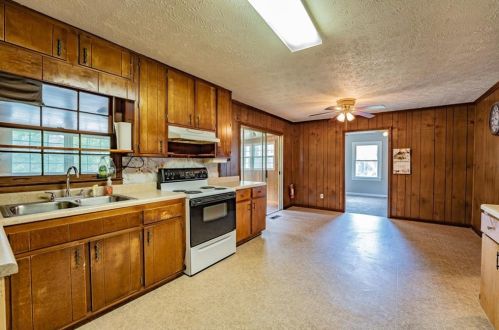 108 Bryant St, Stockbridge GA  30281-3638 exterior