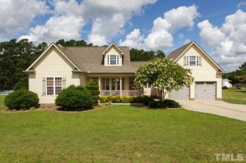 160 Mamie Ferguson Dr, Lillington, NC 27546-5604