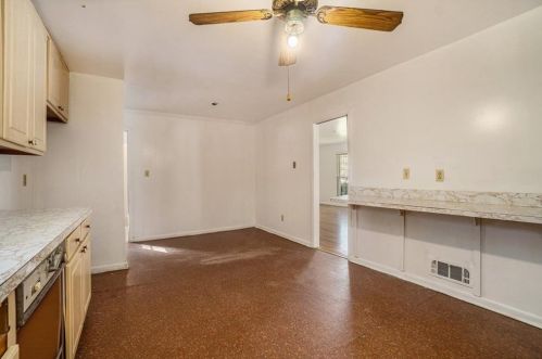352 Harris Manor Dr, Atlanta GA  30311-2117 exterior