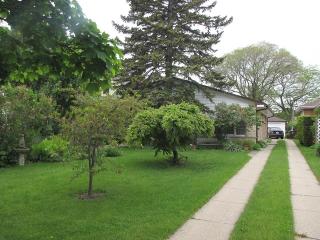 7626 Niles Center Rd, Skokie, IL 60077-2764