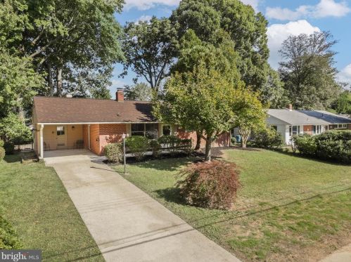 7410 Hogarth St, Springfield, VA 22151-2913