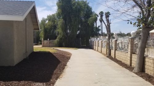 17165 Cole Ave, Riverside CA  92508-9724 exterior