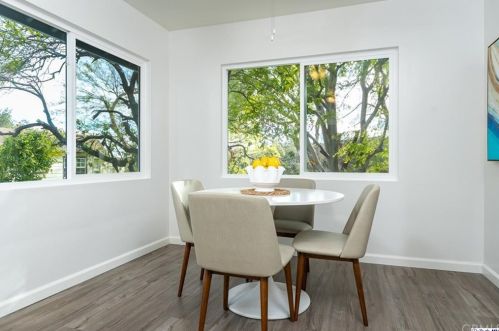 5124 Ln Crescenta Ave, Glendale CA 91214-2117 exterior