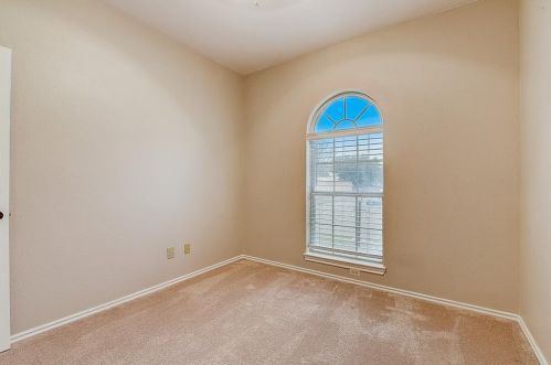 1422 Mapleview Dr, Carrollton TX 75007-6019 exterior