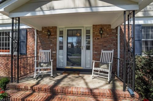 16 Woodruff Ave, Berkeley Heights, NJ 07922-1518
