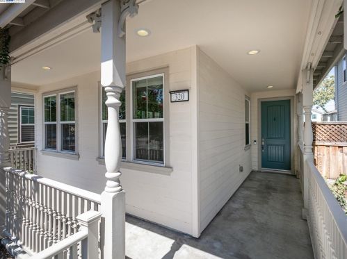 320 C St, Hayward, CA 94541-6332