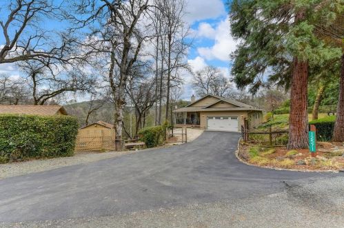 12571 Creek View Dr, Grass Valley, CA 95949-9050