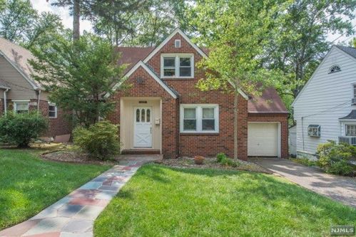 680 Northumberland Rd, Teaneck, NJ 07666-1923