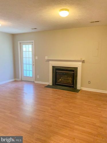 1508 Meadow Dr, Fredericksburg, VA 22405-8707