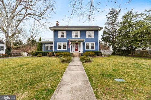 755 Grace St, Herndon, VA 20170-3704