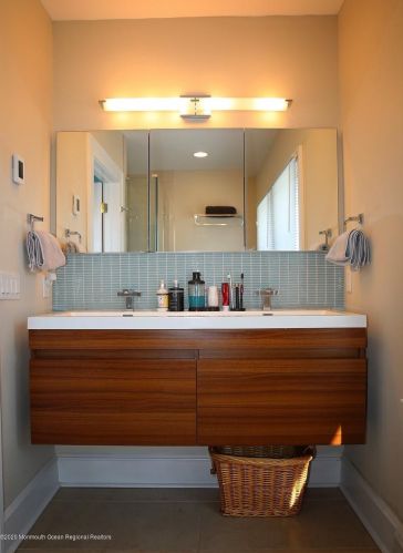 1607 3rd Ave, Tinton Falls NJ 07712-5721 exterior