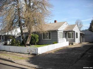 1447 Franklin St, Lebanon, OR 97355-3912