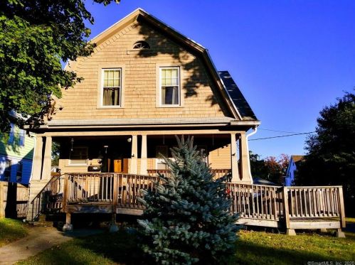 146 Fairlawn Ave, Waterbury, CT 06705-2120