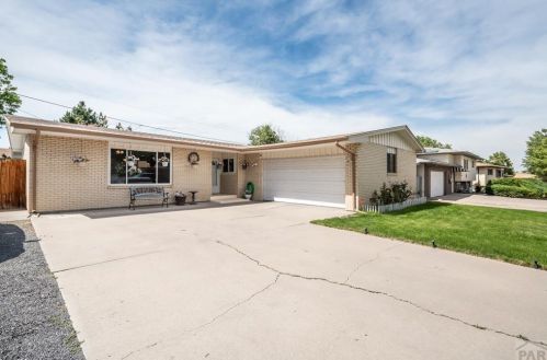 109 La Rochelle Dr, Pueblo, CO 81005-3355