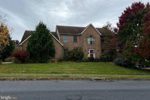 4989 Westchester Dr, Harrisburg, PA 17112-2185