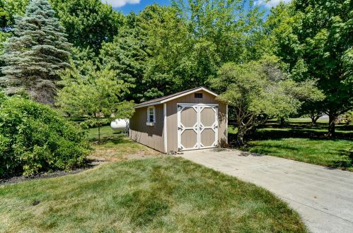 6015 Morris Rd, Springfield OH  45502-9521 exterior