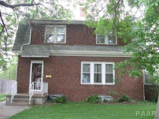 221 Sherman Ave, Macomb, IL 61455-1945